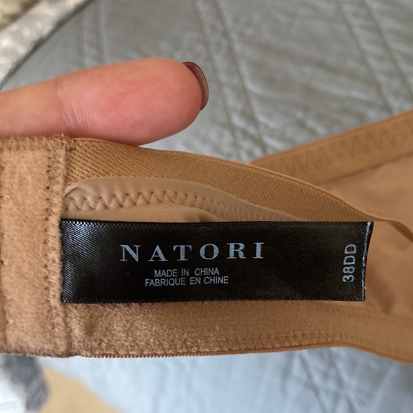 Flesh Color Natori 38 DD Bra in like new condition - Picture 5 of 5